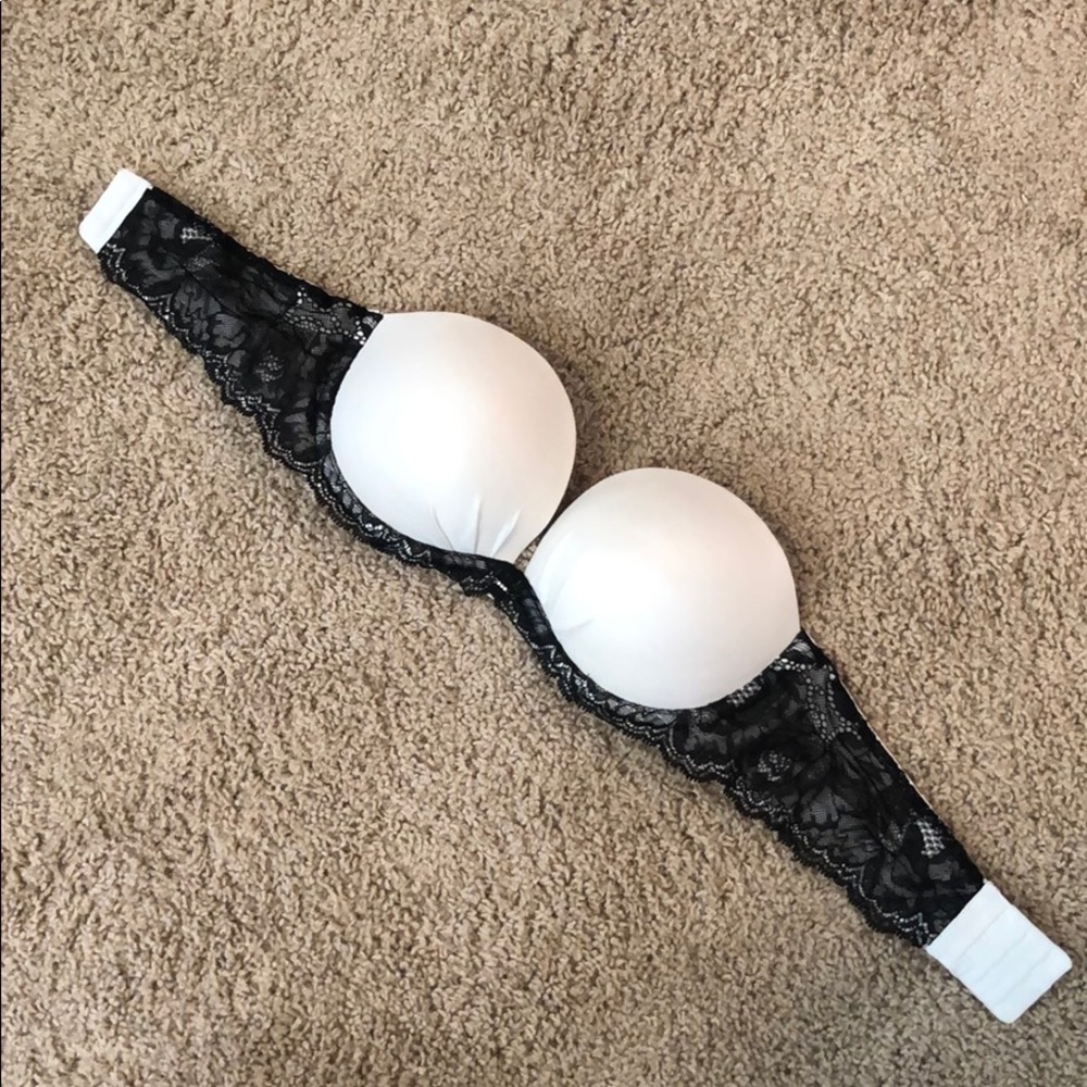 Victoria’s Secret strapless bra